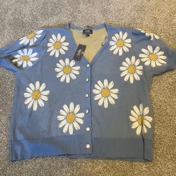 Belle By Belldini Sweaters - Belle by Belldini Women 3X Blue Daisy Floral Puff Short Sleeve Cardigan Sweater